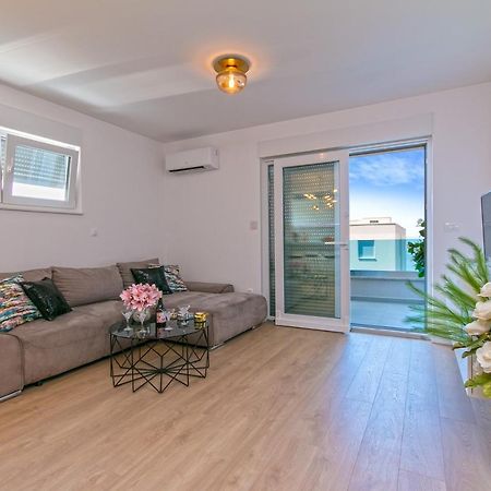 Apartman Blue Paradise Макарська Екстер'єр фото