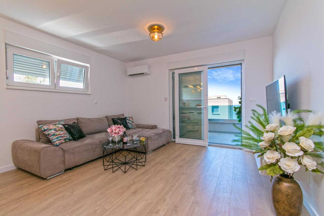 Apartman Blue Paradise Макарська Екстер'єр фото