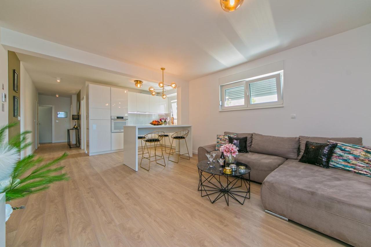 Apartman Blue Paradise Макарська Екстер'єр фото
